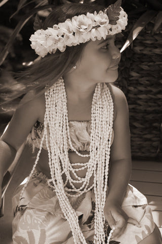 Black And White Hula Girl - Hawaiipictures.com