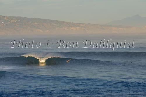 Breaking wave at Ho'okipa, early morning, Maui, Hawaii - Hawaiipictures.com