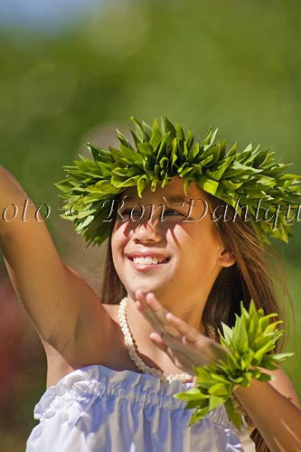 Keiki hula dancer, Maui, Hawaii Photo - Hawaiipictures.com
