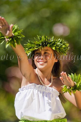 Keiki hula dancer, Maui, Hawaii - Hawaiipictures.com