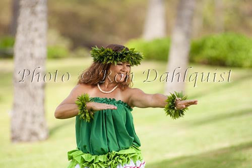 Hula Kahiko dancer, Maui, Hawaii Photo - Hawaiipictures.com Hula Kahiko dancer, Maui, Hawaii Photo - Hawaiipictures.com