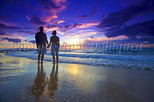 Romantic couple watching a beautiful sunset in Wailea, Maui, Hawaii - Hawaiipictures.com