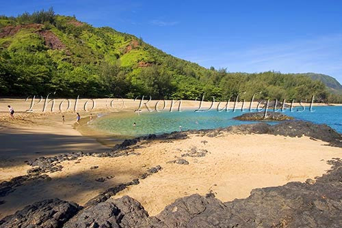 Lumahai Beach. Kauai, Hawaii - Hawaiipictures.com