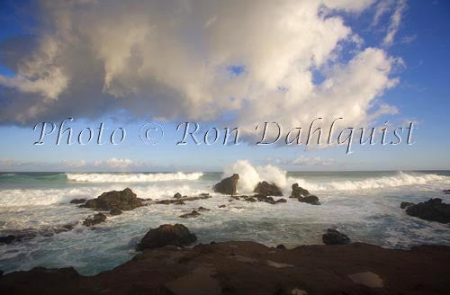 Sunrise at Hookipa, north shore of Maui, Hawaii - Hawaiipictures.com Sunrise at Hookipa, north shore of Maui, Hawaii - Hawaiipictures.com