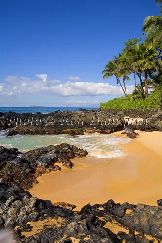 Wedding beach also known as Secret Beach, Makena, Maui, Hawaii Photo - Hawaiipictures.com
