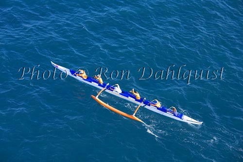 Outrigger canoe race from Molokai to Oahu. Sept. 2007 - Hawaiipictures.com