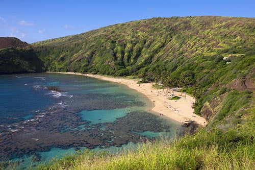 Famous snorkeling spot, scenic Hanauma Bay Nature Preserve, Oahu - Hawaiipictures.com