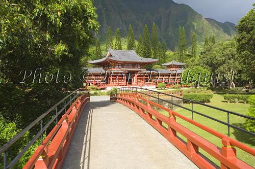 Byodo-In Temple, Valley of the Temples, Ahuimanu Valley, Kaneohe, Oahu, HI Picture Photo - Hawaiipictures.com