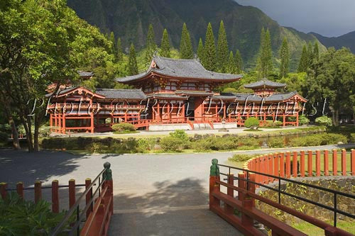 Byodo-In Temple, Valley of the Temples, Ahuimanu Valley, Kaneohe, Oahu, HI - Hawaiipictures.com