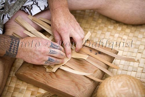 Lauhala weaving, Maui, Hawaii - Hawaiipictures.com