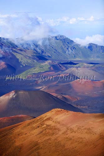 View of Haleakala Crater, Maui, Hawaii Picture Photo - Hawaiipictures.com