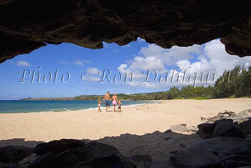 Family walking on Fleming Beach, Kapalua, Maui, Hawaii - Hawaiipictures.com