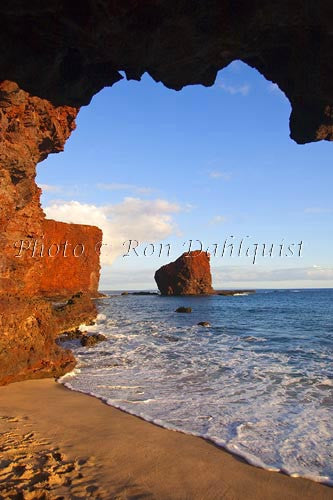 Late afternoon light on Puu Pehe Rock on Lanai, Hawaii Photo - Hawaiipictures.com