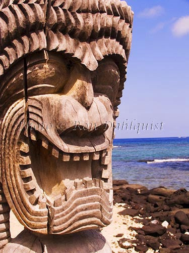Replicas of wooden Gods at Puuhonua O Honaunau Photo - Hawaiipictures.com