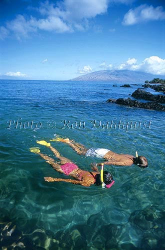 Snorkelers in Kihei, Maui, Hawaii - Hawaiipictures.com