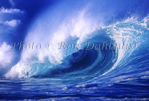 Wave breaking on the north shore of Oahu, Hawaii Picture - Hawaiipictures.com Wave breaking on the north shore of Oahu, Hawaii Picture - Hawaiipictures.com