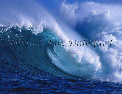 Breaking wave at Peahi, Jaws, Maui, Hawaii - Hawaiipictures.com Breaking wave at Peahi, Jaws, Maui, Hawaii - Hawaiipictures.com