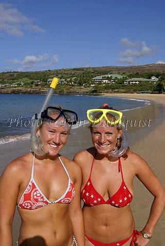 Snorkeling at Hulopoe Bay, Manele Bay, Lanai, Hawaii MR - Hawaiipictures.com