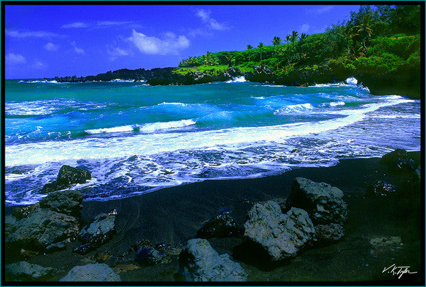 Black Sand Beach with Rocks Maui - Hawaiipictures.com
