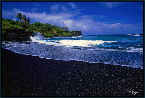 Black Sand Beach Maui - Hawaiipictures.com