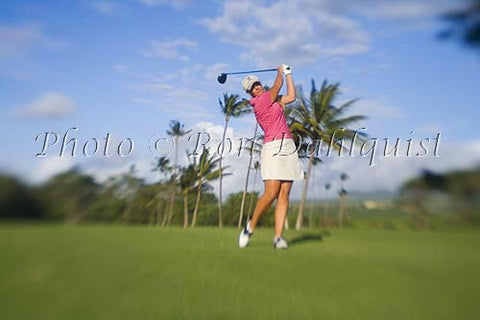 Woman playing golf in Maui, Hawaii Photo - Hawaiipictures.com