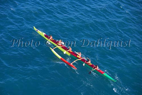Outrigger canoe race from Molokai to Oahu. Sept. 2007 Picture - Hawaiipictures.com