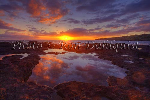 Lanai susnet over Manele Bay, Hawaii - Hawaiipictures.com