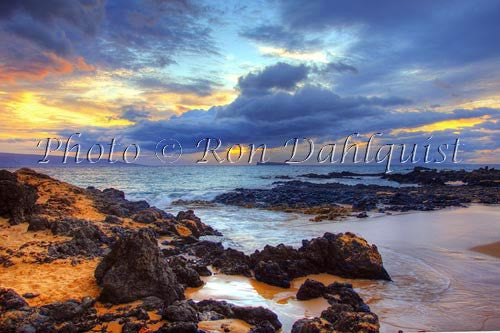 Sunset in Makena, Maui, Hawaii - Hawaiipictures.com