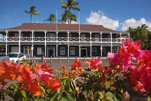 Pioneer Inn, Lahaina, Maui, Hawaii Picture - Hawaiipictures.com