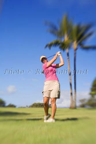 Woman golfing on Maui, Hawaii MR Picture - Hawaiipictures.com