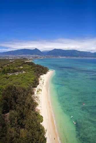 Kanaha beach park, Kahului, Wailuku and West Maui Mountains, Maui, Hawaii - Hawaiipictures.com