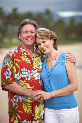 Honeymoon couple vacationing in Maui, Hawaii Picture - Hawaiipictures.com