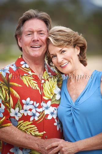 Honeymoon couple vacationing in Maui, Hawaii Photo - Hawaiipictures.com