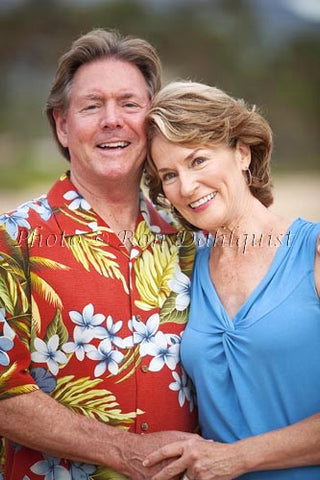 Honeymoon couple vacationing in Maui, Hawaii Photo - Hawaiipictures.com