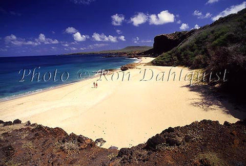 Couple walking on Make Horse beach, Molokai, Hawaii Picture - Hawaiipictures.com