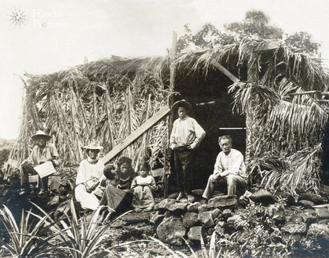 Hawaiian Family At Grass Home - Historic - Hawaiipictures.com