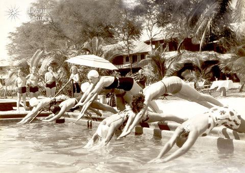 People Diving In To Pool in Waikiki - Vintage - Hawaiipictures.com