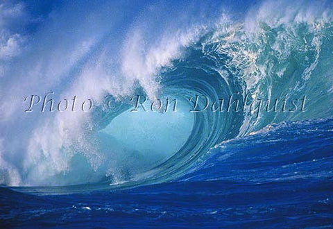 Breaking wave, Waimea, Oahu, Hawaii - Hawaiipictures.com